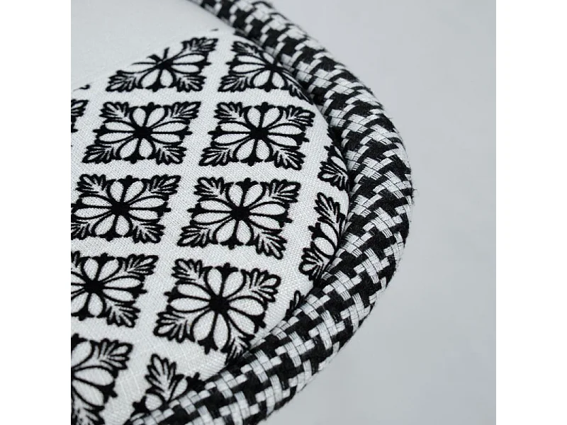 Lot 2 chaises scandinave en tissu patchwork motif noir et blanc - LIDY