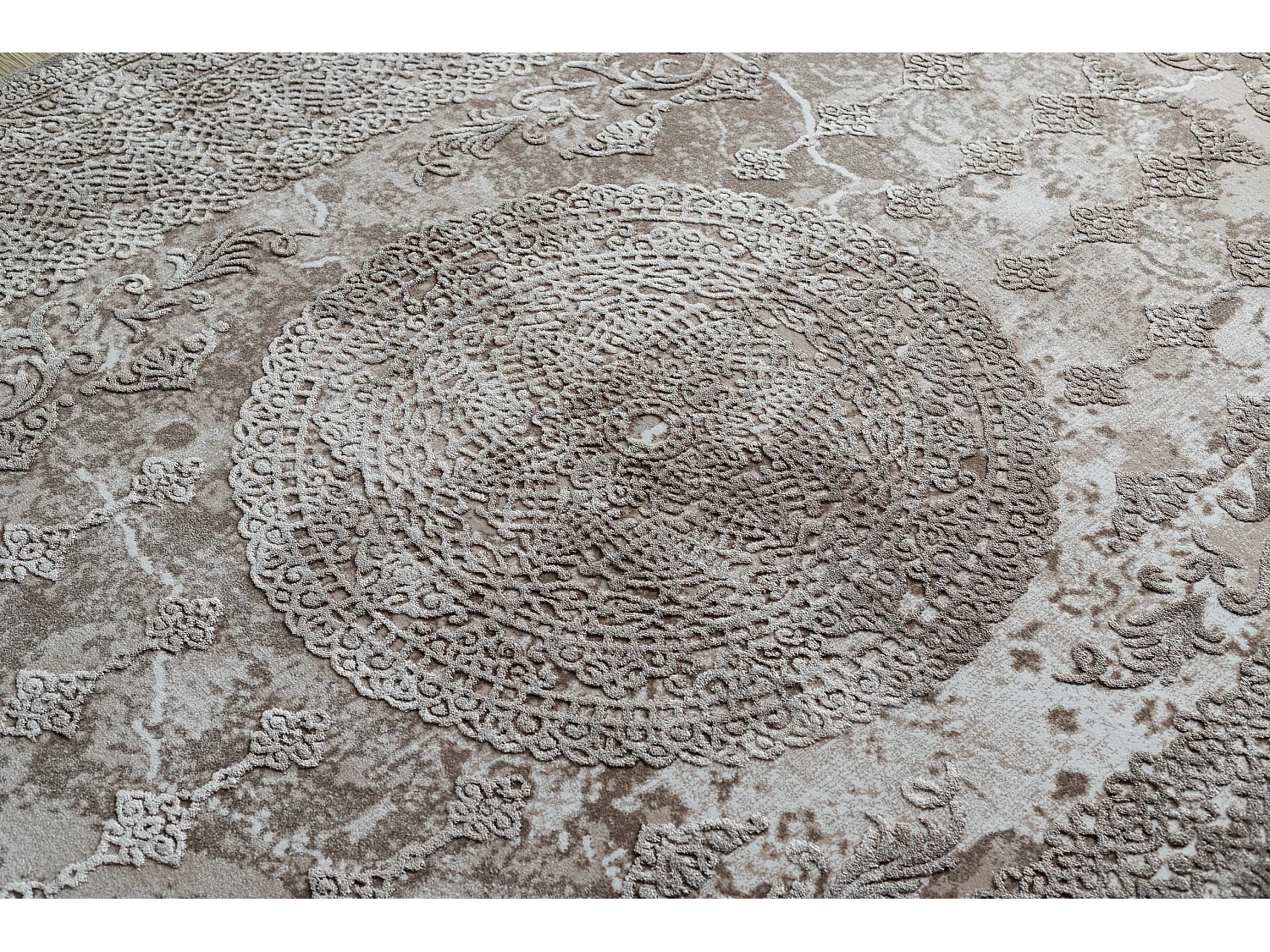 Tapis ACRYLIQUE VALENCIA 2328 ORNAMENT beige et marron 120x180 cm