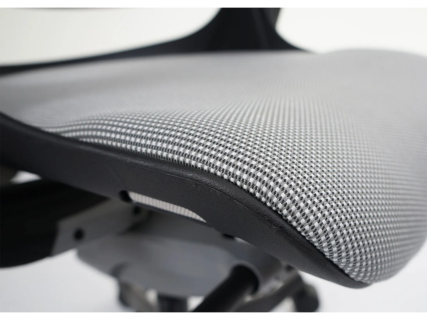 Chaise de bureau MERRYFAIR Adelaide,  blanc-gris, piétement noir