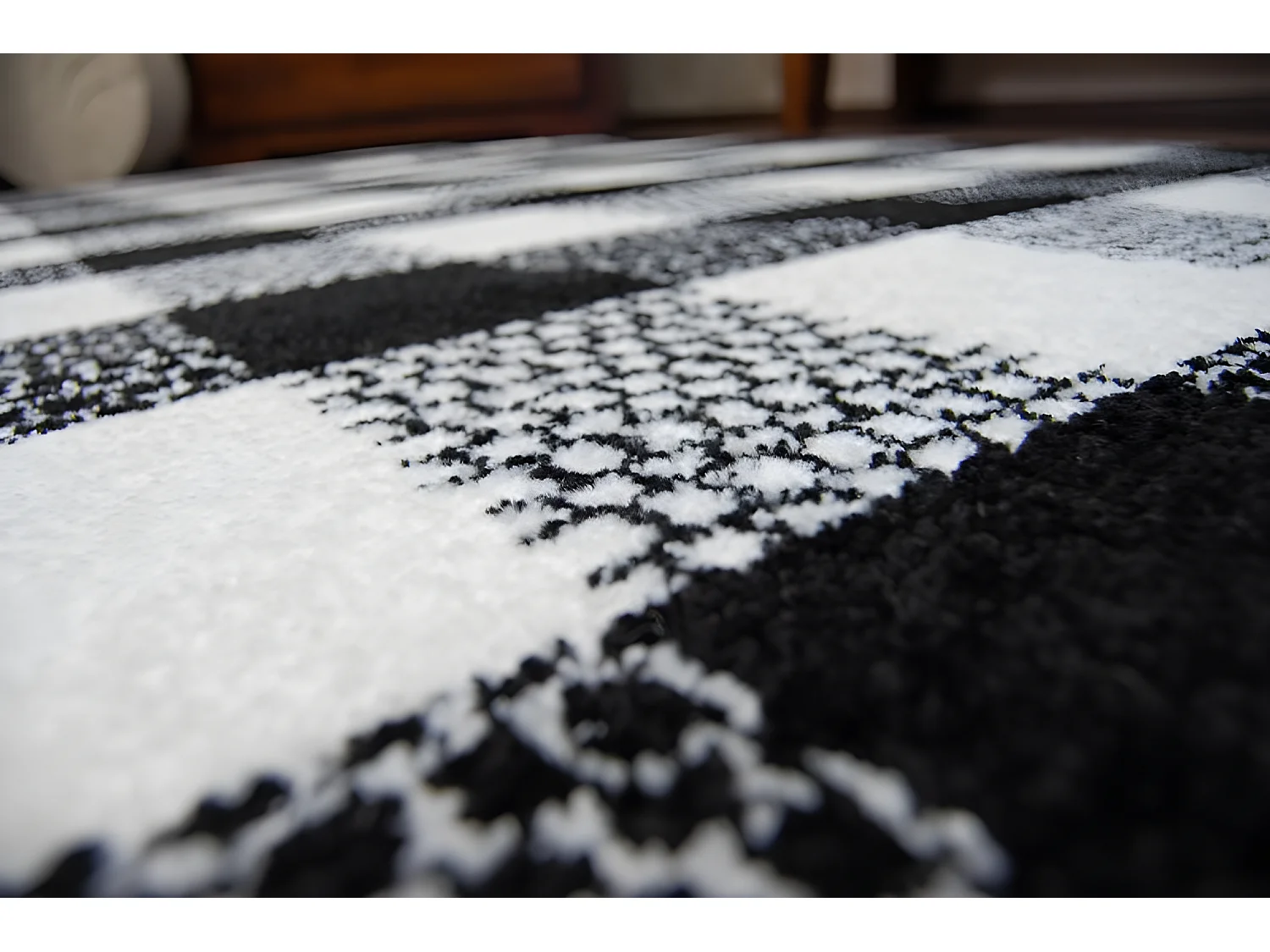 Tapijt SKETCH - F759 room/zwart - Geruite  140x190 cm