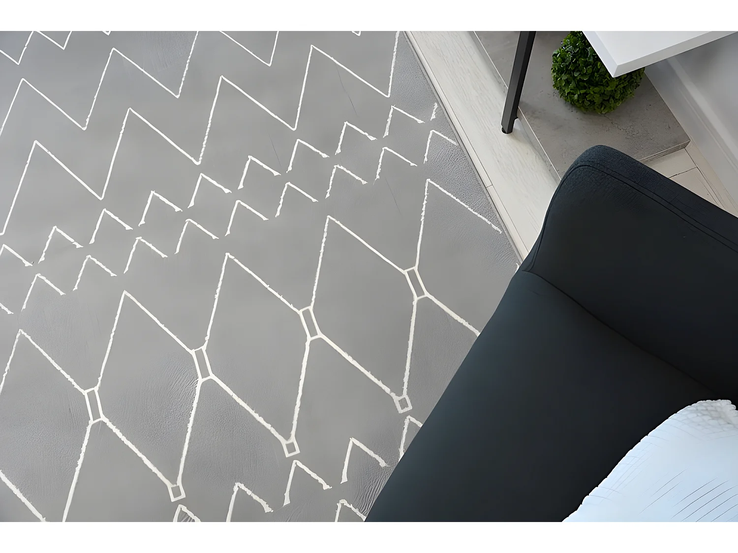 Tapijt SENSE Micro 81249 ZIGZAG , ETNO zilver/wit 120x170 cm