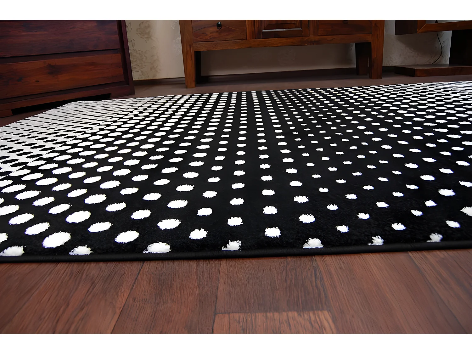 Tapijt SKETCH - F762 room/zwart - Stippen 120x170 cm