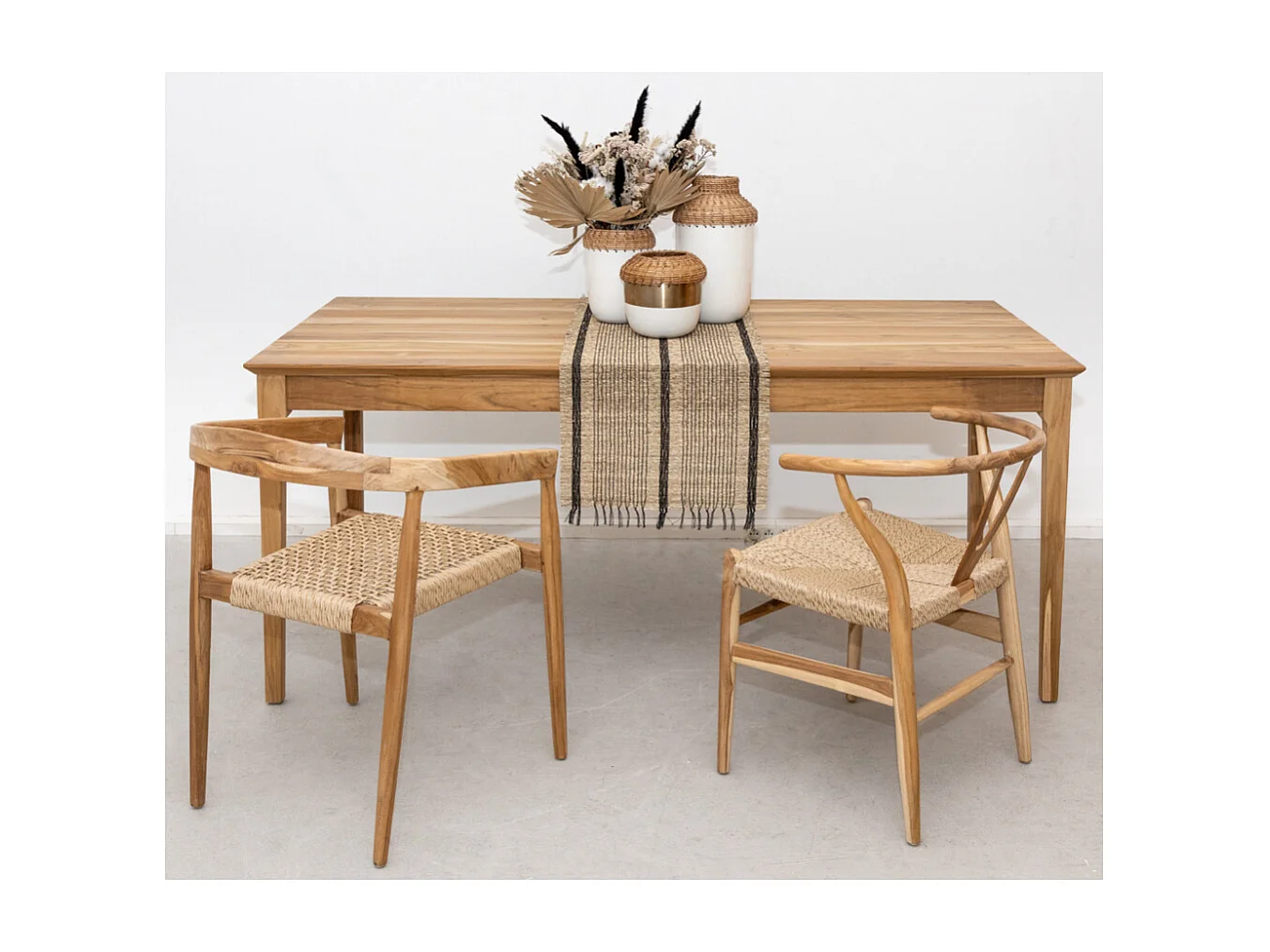 Linge de table en jonc naturel et noir Chemin de table