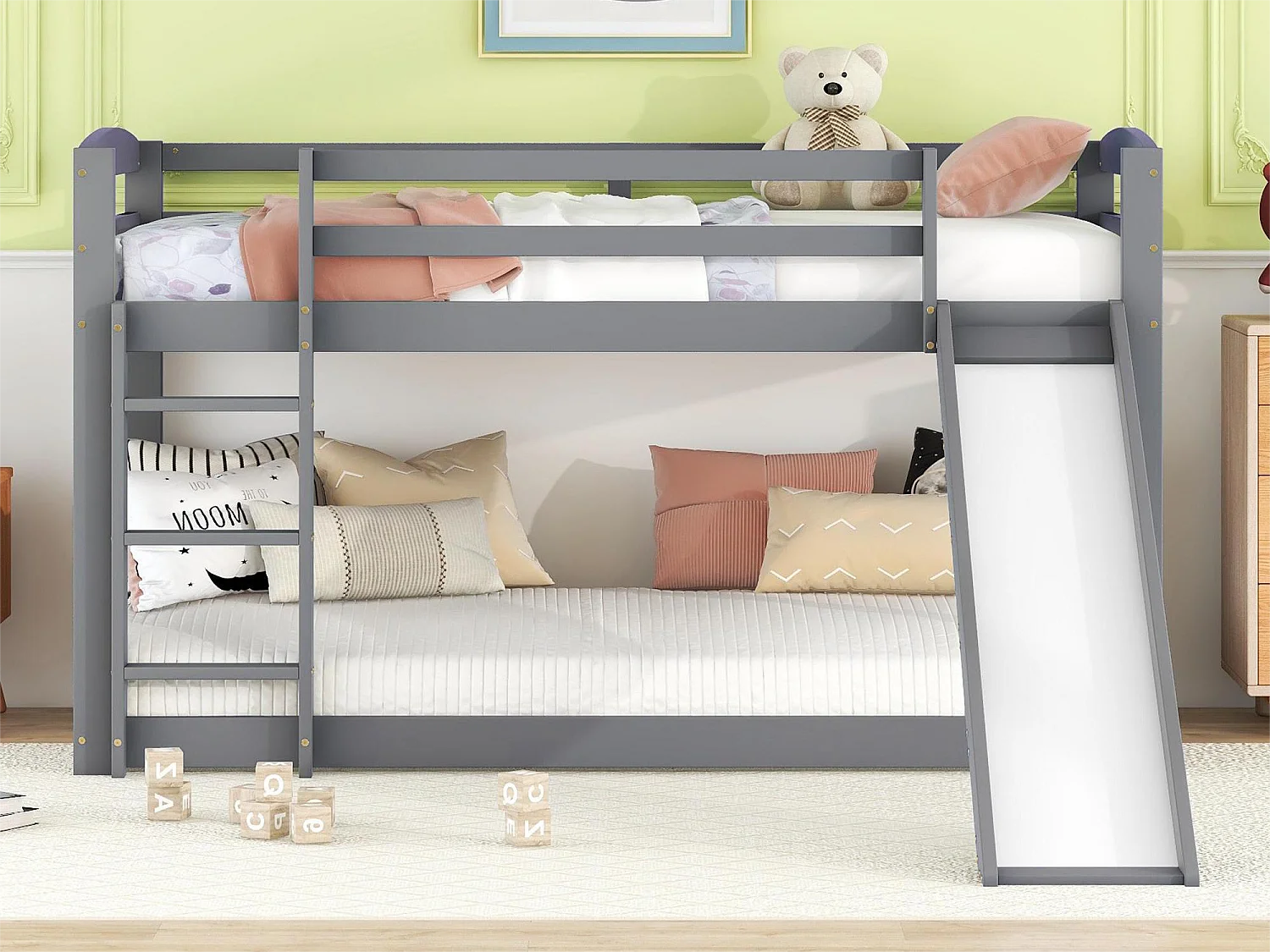 Letto a castello a 2 posti, 2x90x200 cm con scivolo e sponda, Struttura in pino, Rete a doghe inclusa, Grigio