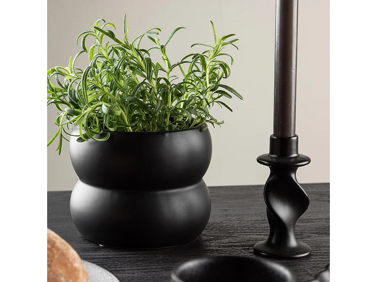 Dapne Blumentopf matt schwarz.