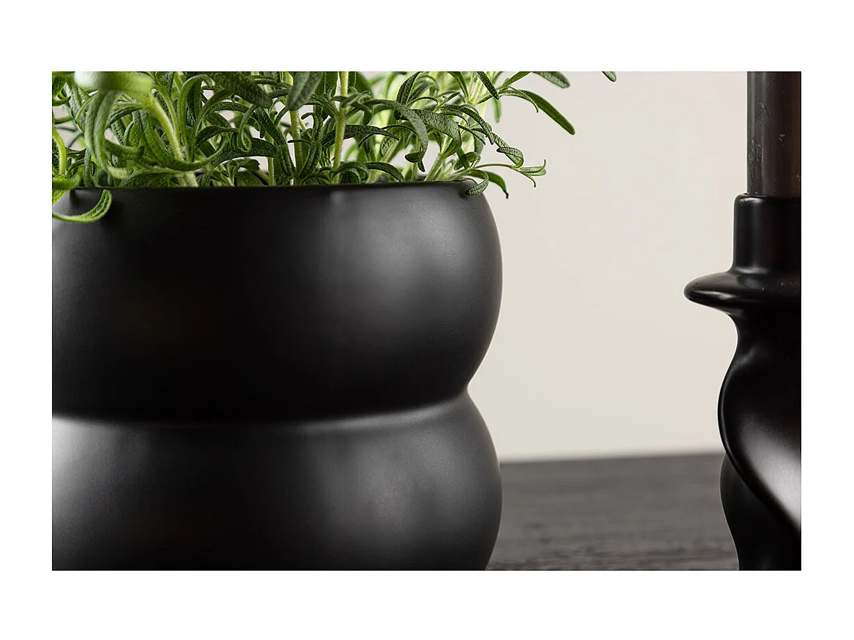 Dapne Blumentopf matt schwarz.
