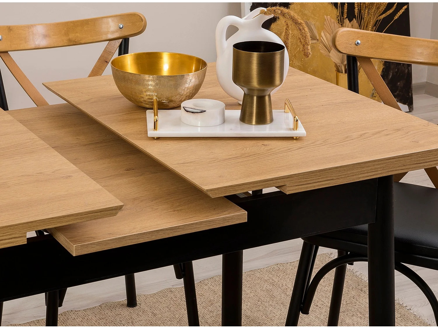 Ensemble 1 table extensible 4 chaises et 1 banc naturel et noir Kontante