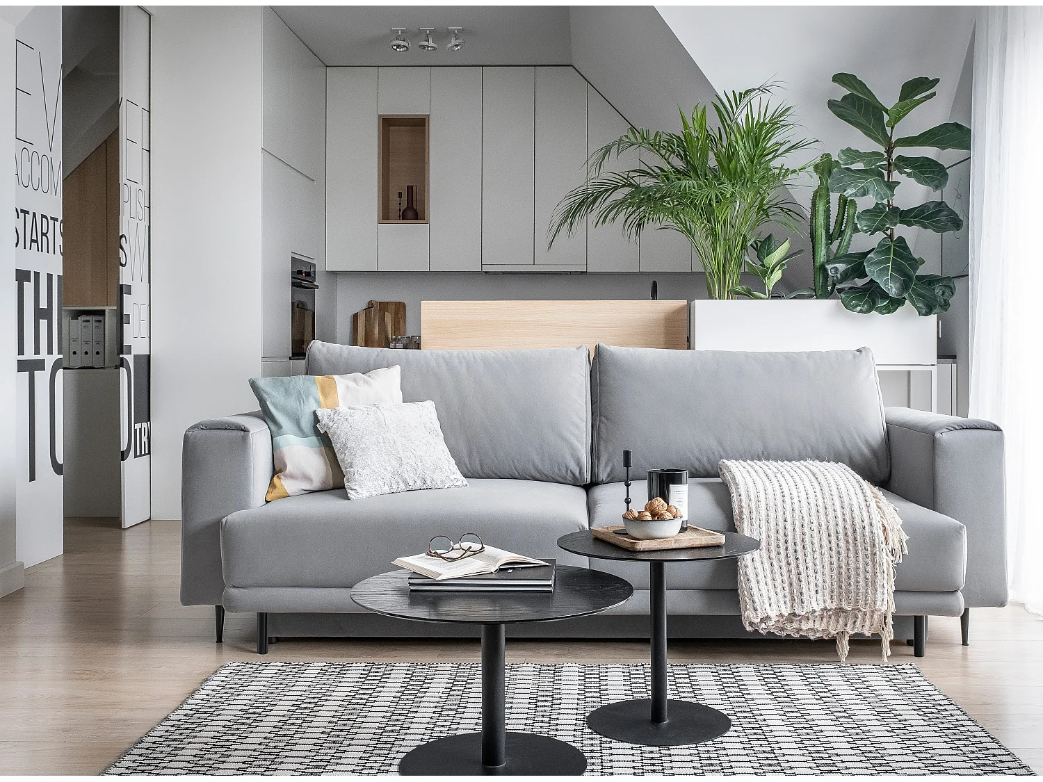 Canapé droit convertible 3 places velours DAVINA 246cm - Coffre & pieds métal noir-Vert foncé