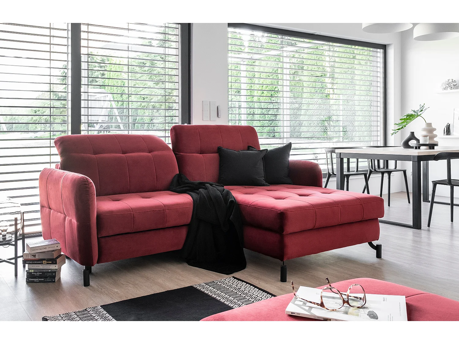 Canapé convertible angle droit avec têtières réglables velours matelassé noir Lory 225cm