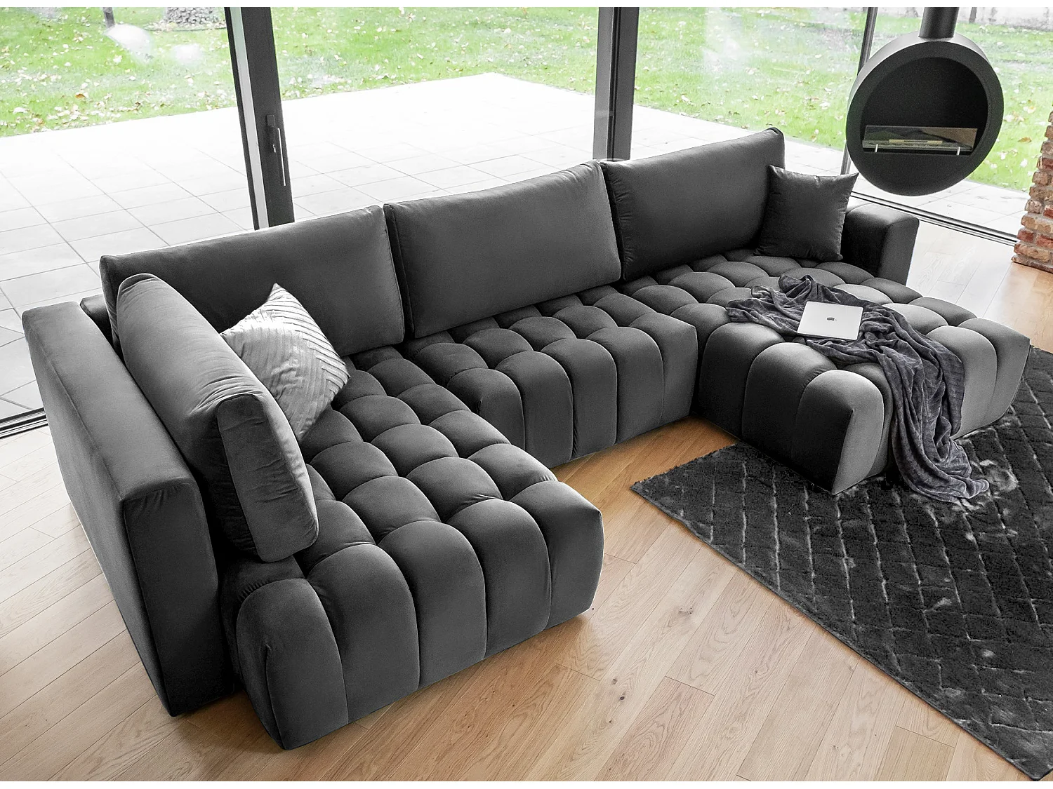 Panoramische converteerbare designbank gewatteerd zachte zwarte stof rechte chaise longue Boston 350 cm