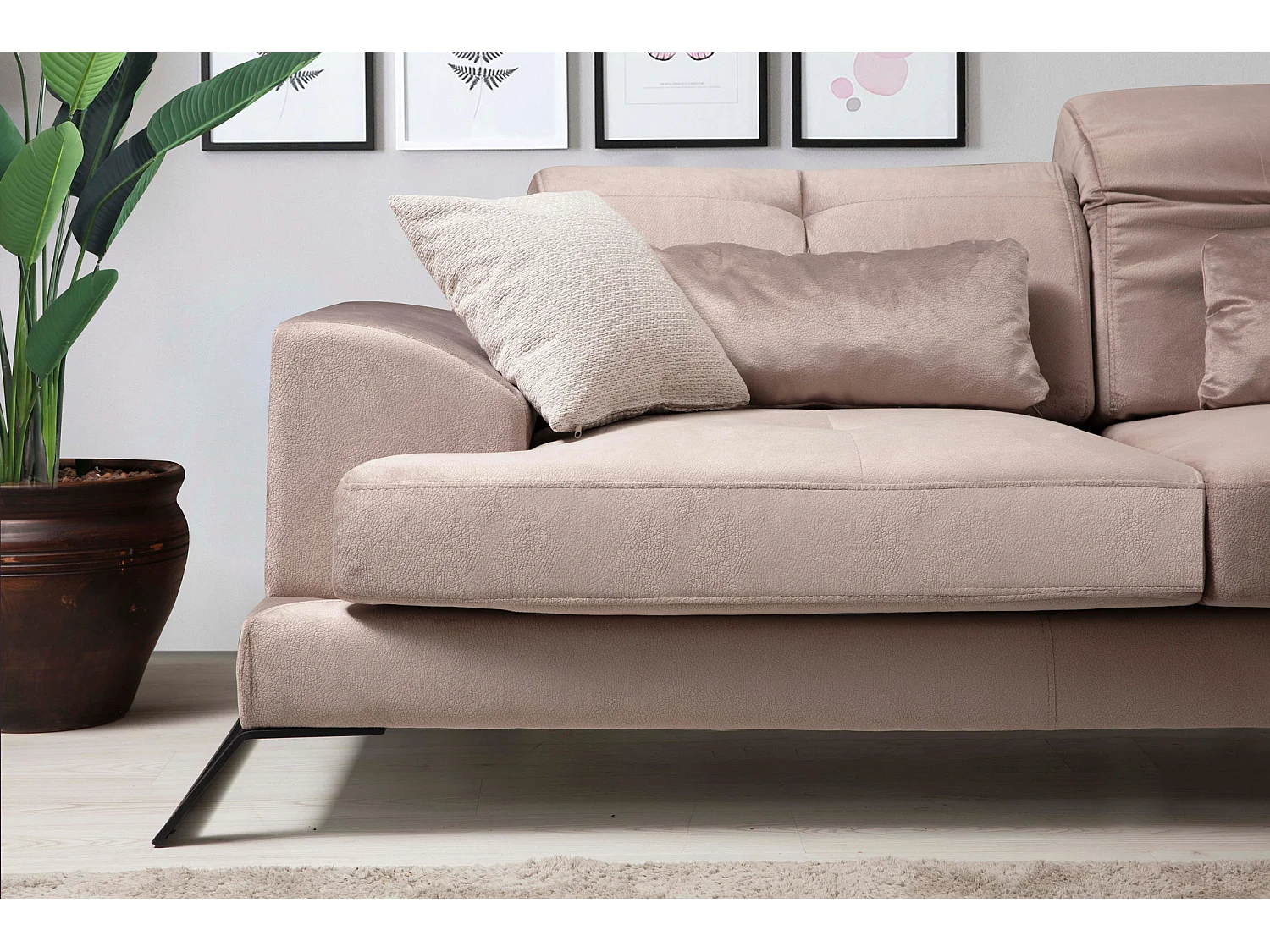 Canapé d'angle droit velours beige avec têtières relevables et pieds metal noir Briko 308cm