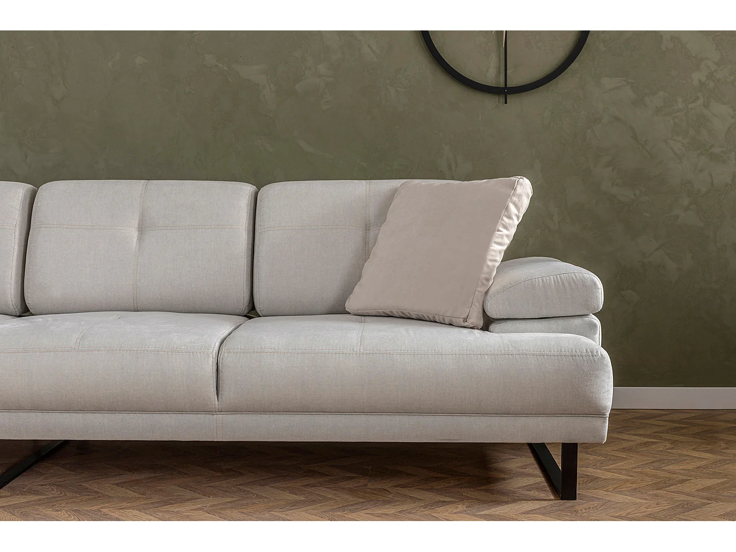 Grand canapé d'angle gauche tissu beige clair et métal noir Kustone 314cm