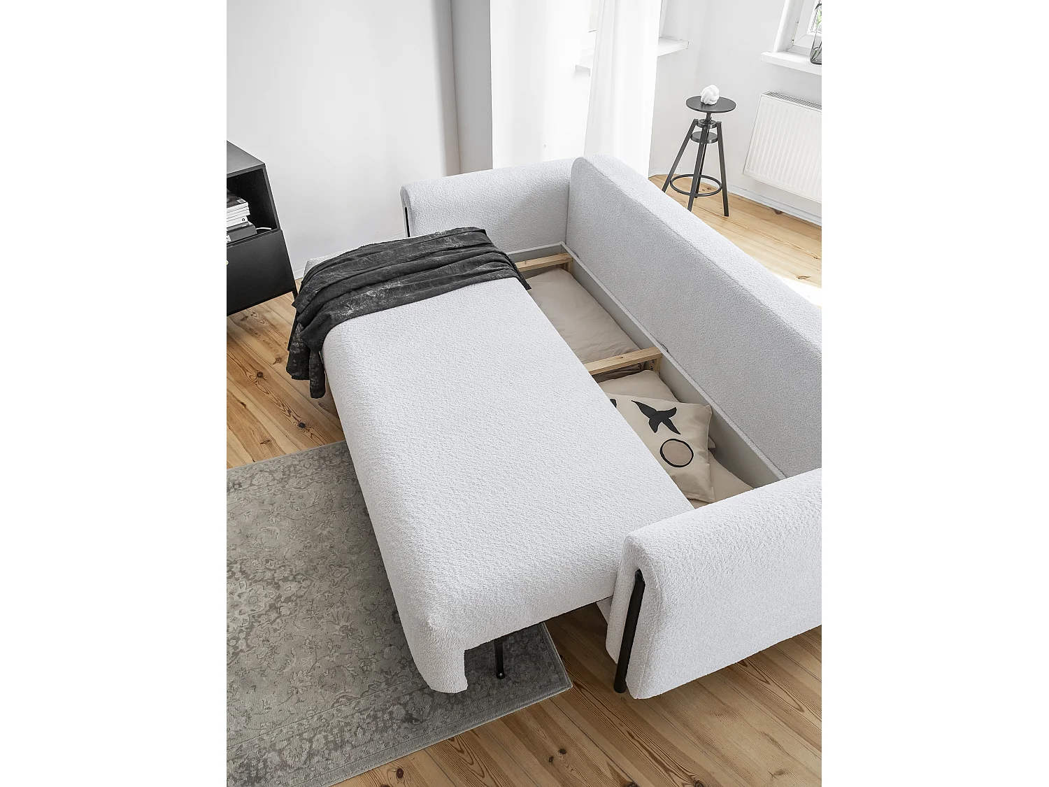 Canapé convertible 4 places en tissu bouclette DOVA - Pieds bois massif noir-Gris souris