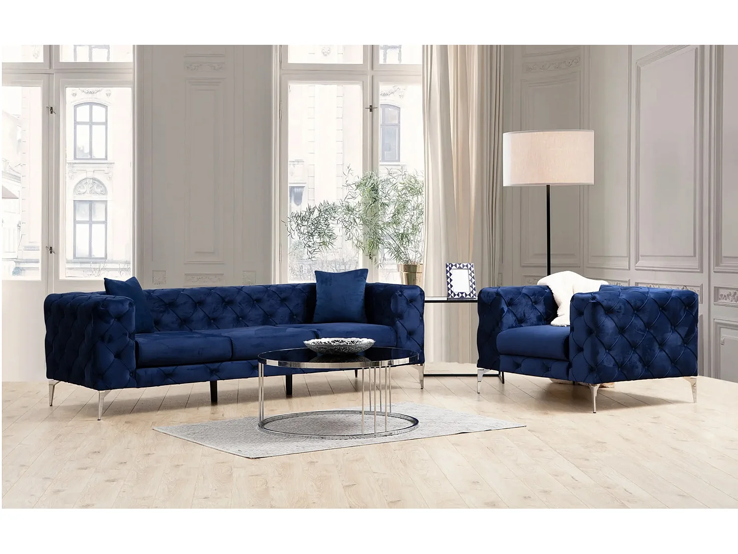 Canapé 3 places capitonné velours bleu marine et pieds chromés Herakles 237cm