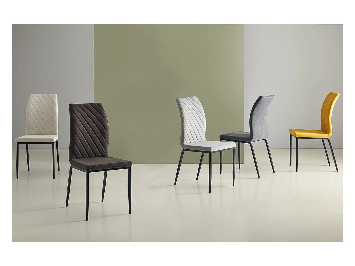 Chaise confort Teva – Tissu matelassé et pieds métal noir pour intérieur moderne-Couleur Jaune moutarde