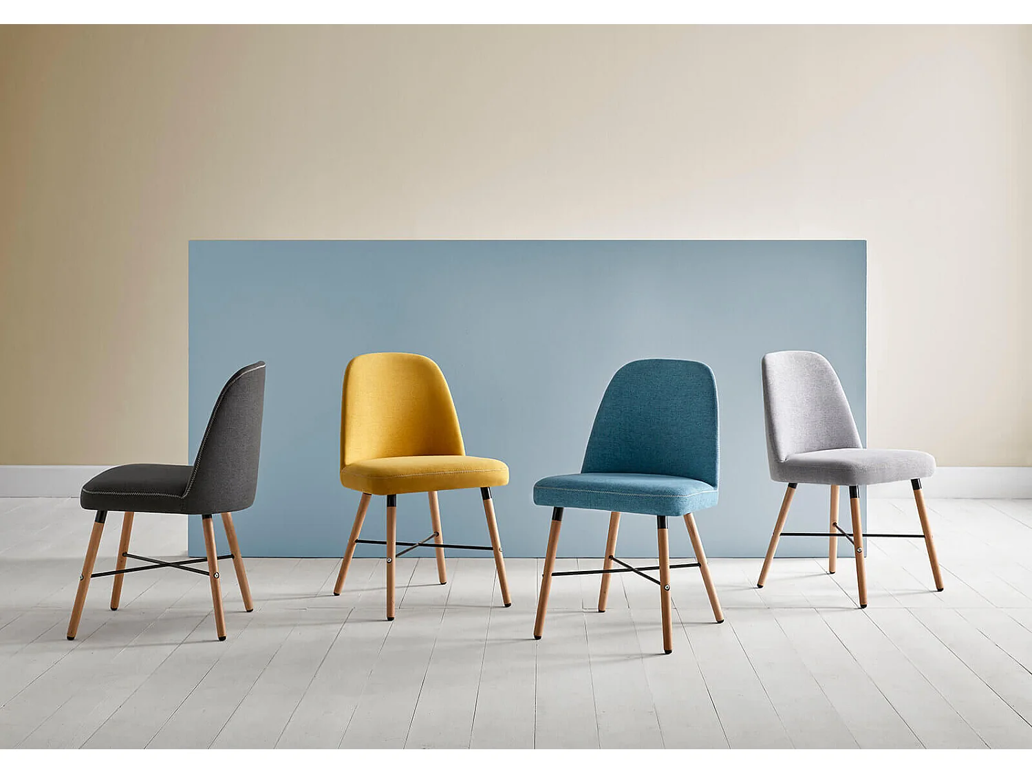 Chaise style scandinave en bois de hêtre et tissu Otrika-Couleur Gris clair