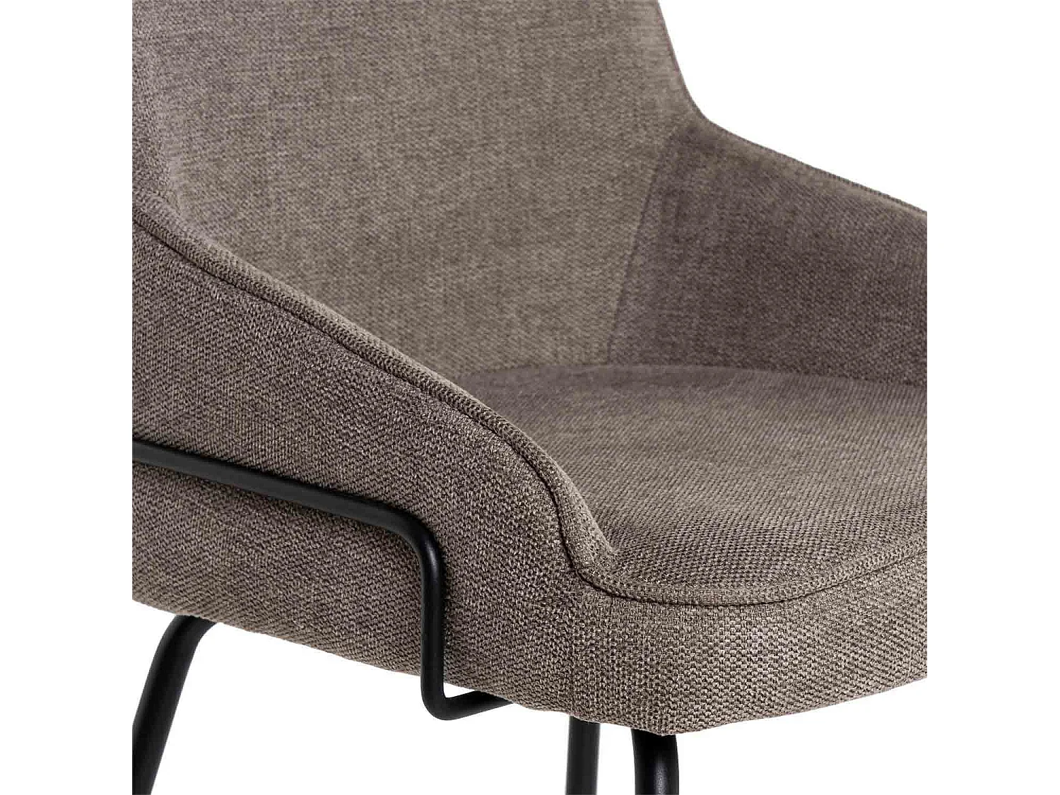 Chaise moderne tissu marron et pieds métal noir Loven