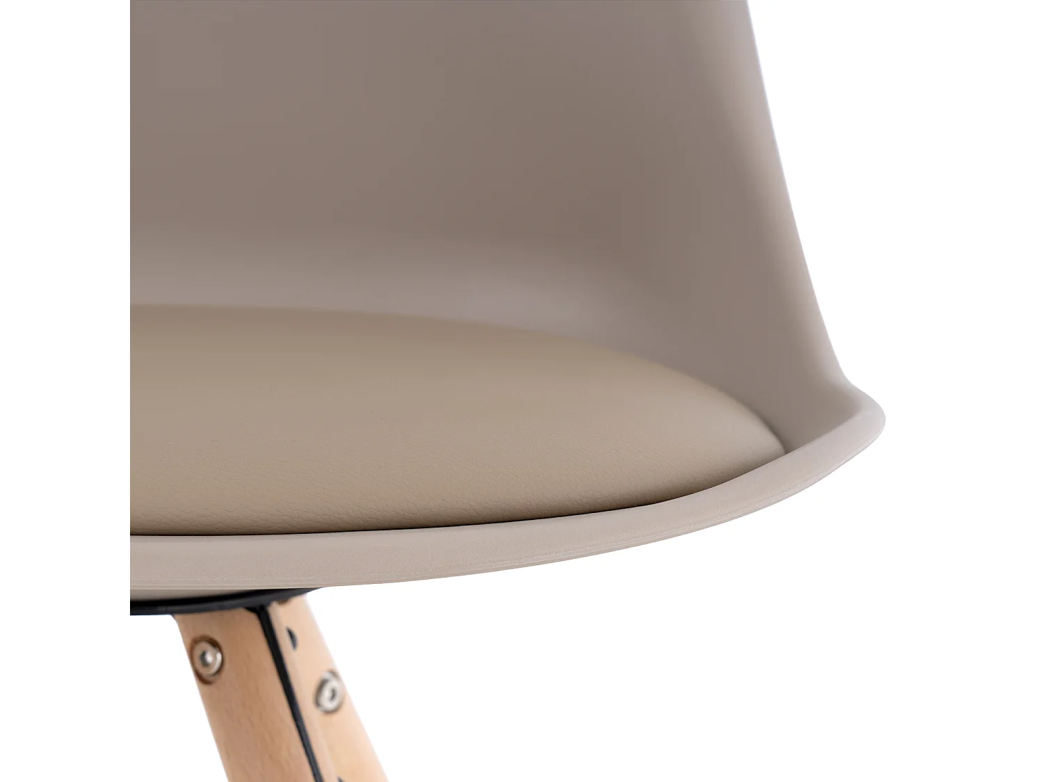 Chaise scandinave moka assise coussin simili cuir Norda