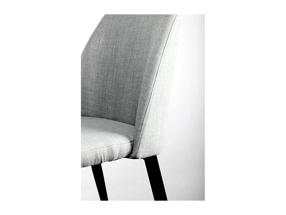 Chaise moderne tissu gris clair rembourré et pieds métal noir Maliza