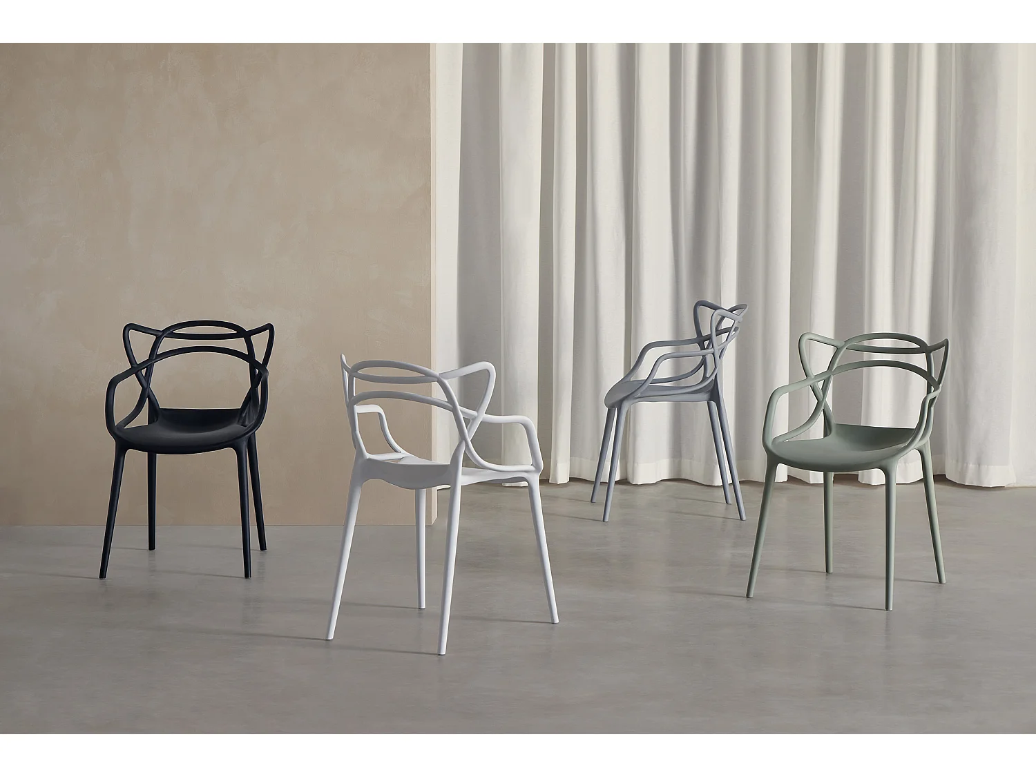 Chaise originale avec accoudoirs Valentino – Intérieur et extérieur-Couleur Moka