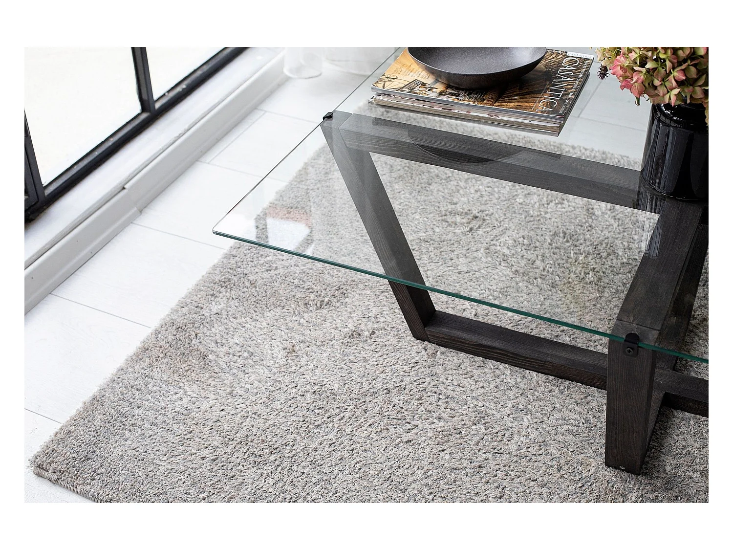 Table basse moderne Dinter L105cm Bois massif Anthracite et Verre Transparent