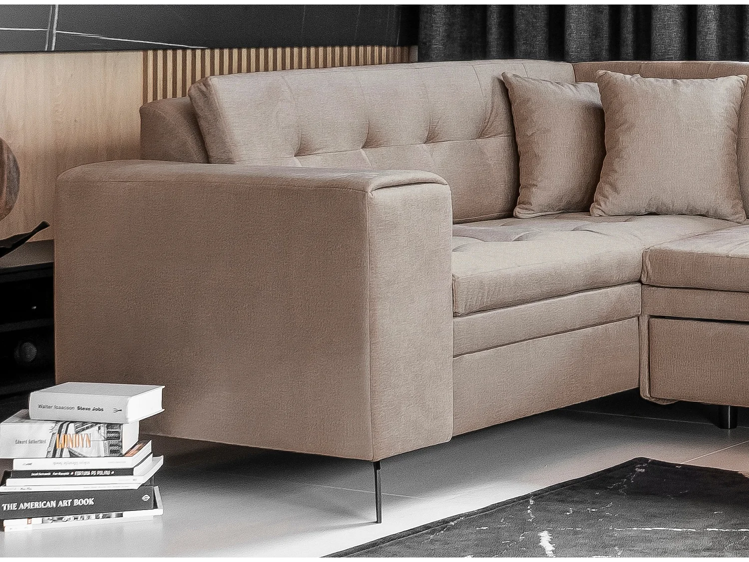 Panoramische converteerbare rechte bank in zacht glanzende beige gewatteerde stof Bonty 340 cm