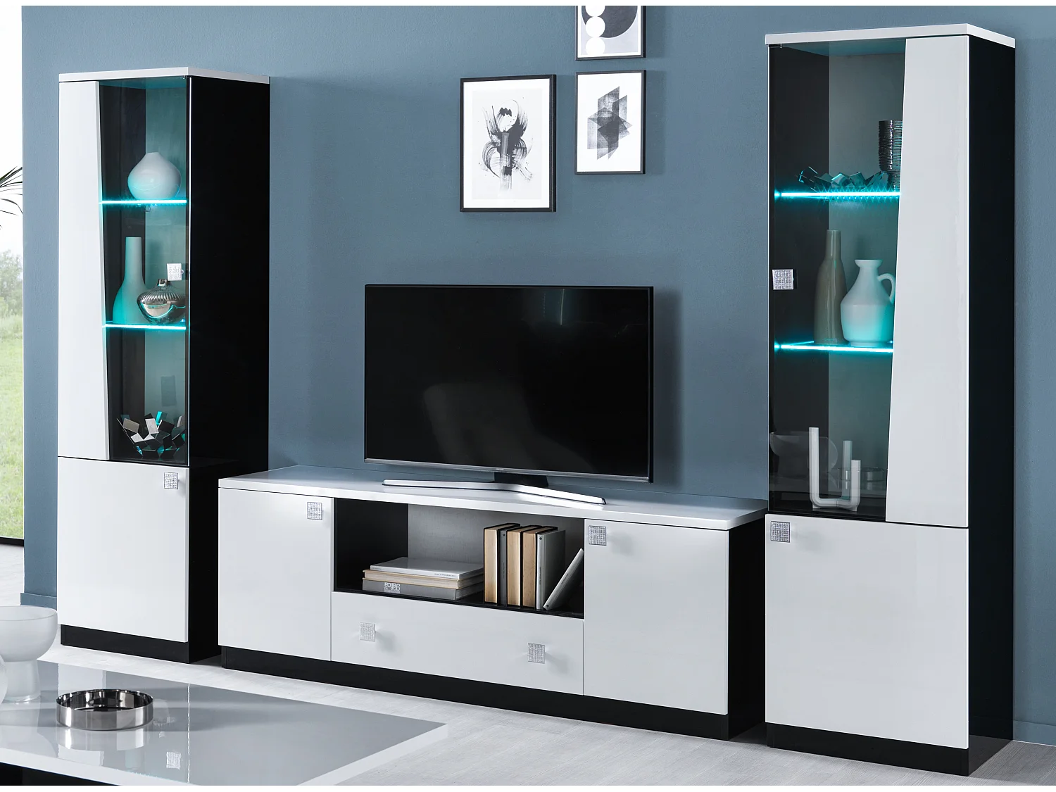 Vitrine 2 portes bois blanc et noir vernis laqué brillant Bilia 52cm