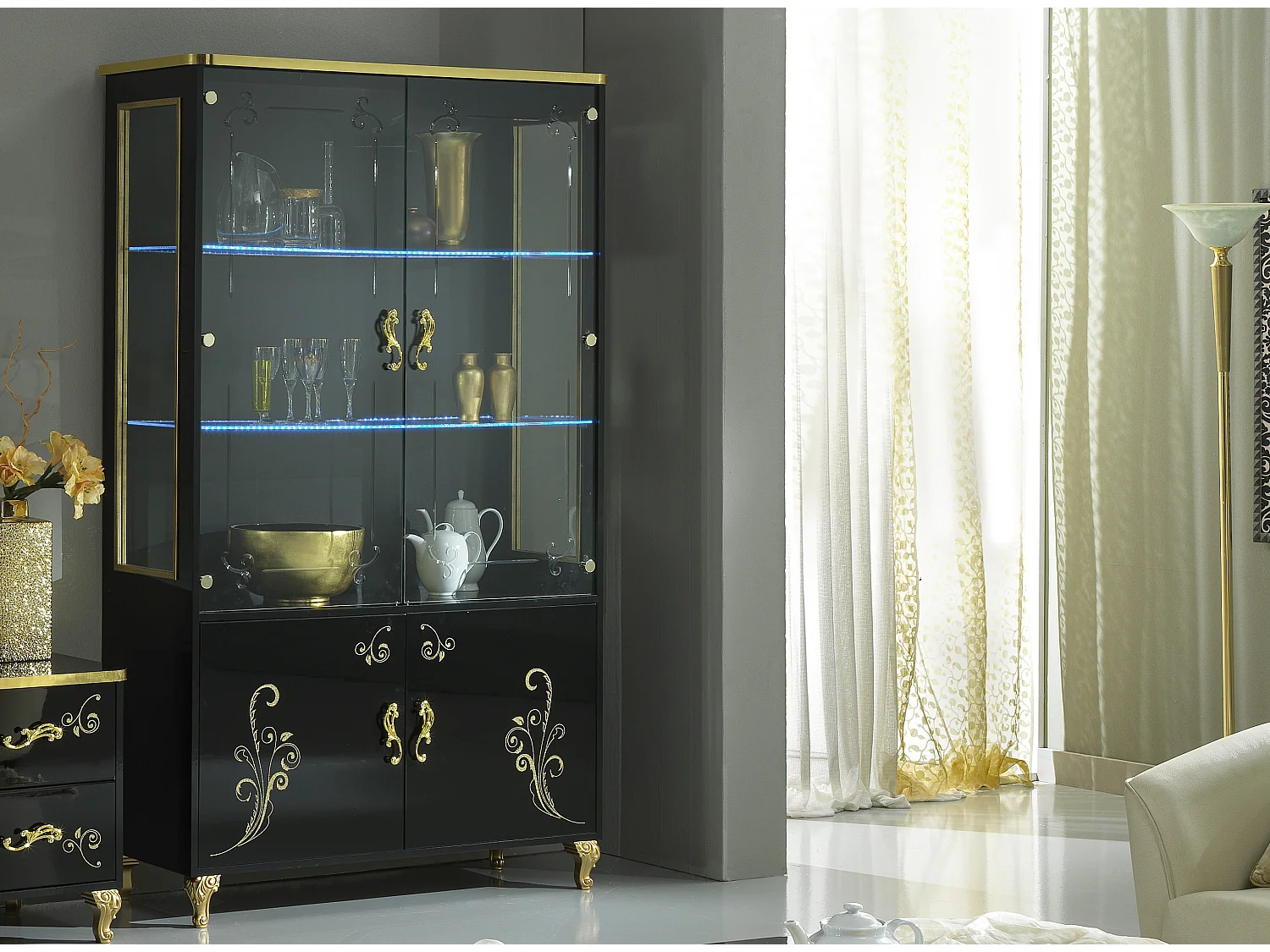 Vitrine à LED 4 portes bois vernis brillant noir et doré Jade 60cm