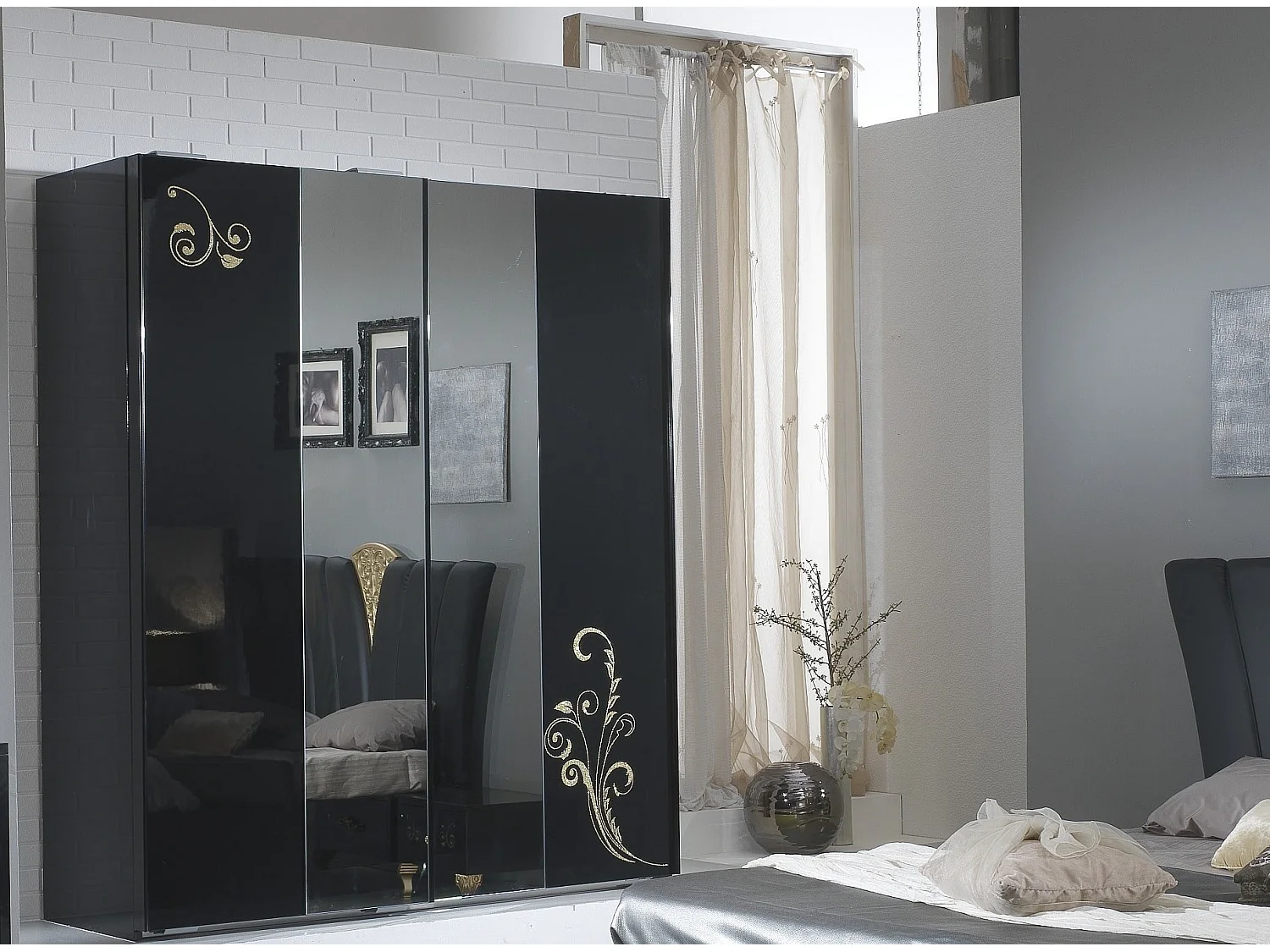 Armoire de chambre design 2 portes coulissantes bois laqué noir et doré Jade 182cm