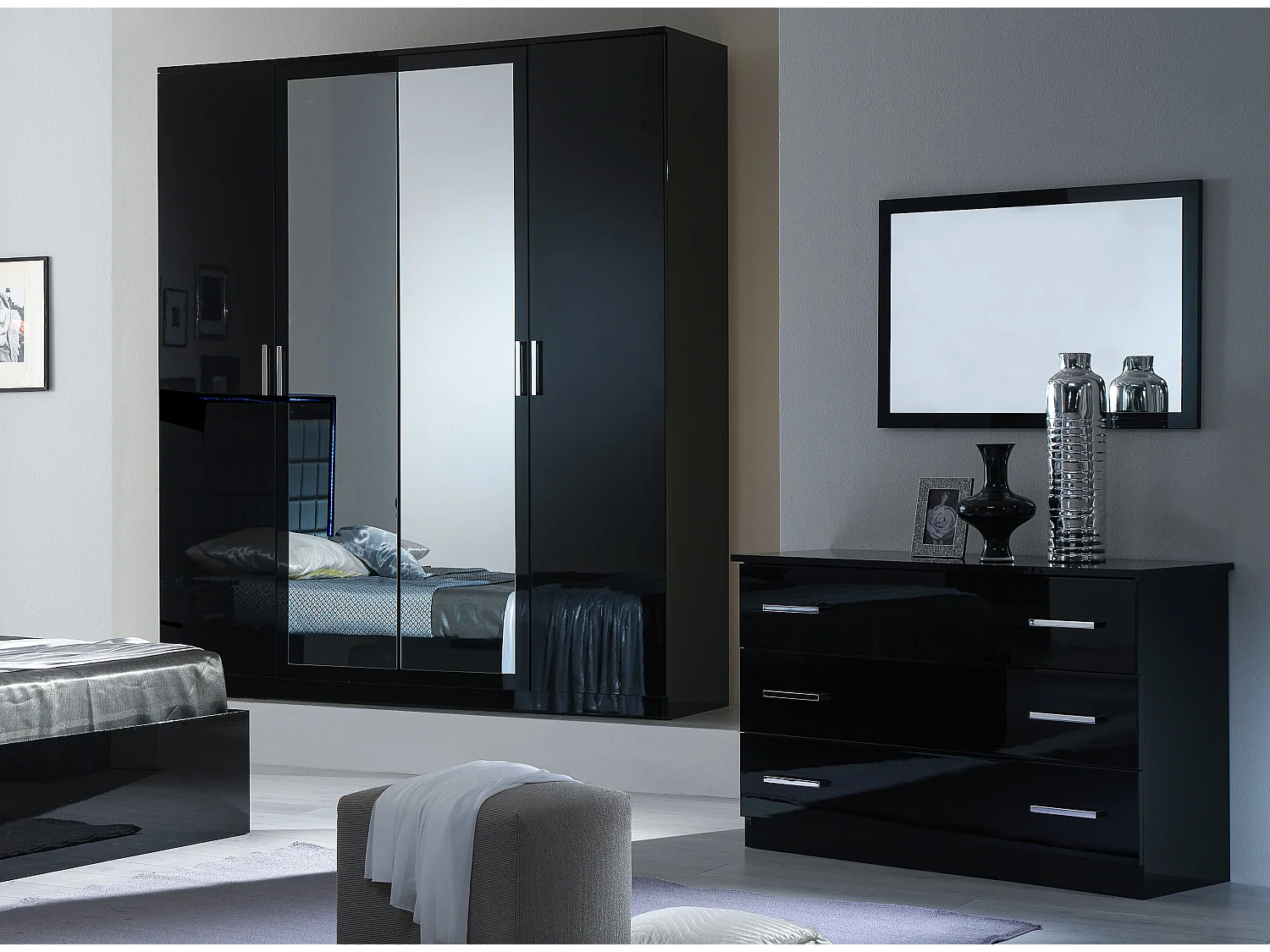 Armoire design de chambre 4 portes battantes bois laqué noir Turin 181cm