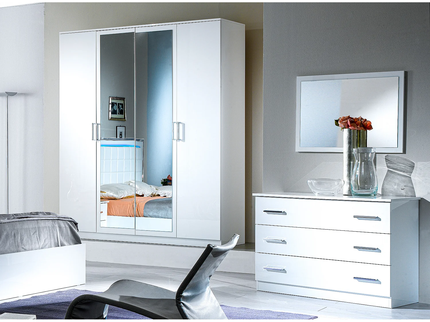 Armoire de chambre design 4 portes battantes bois laqué blanc Turin 181cm