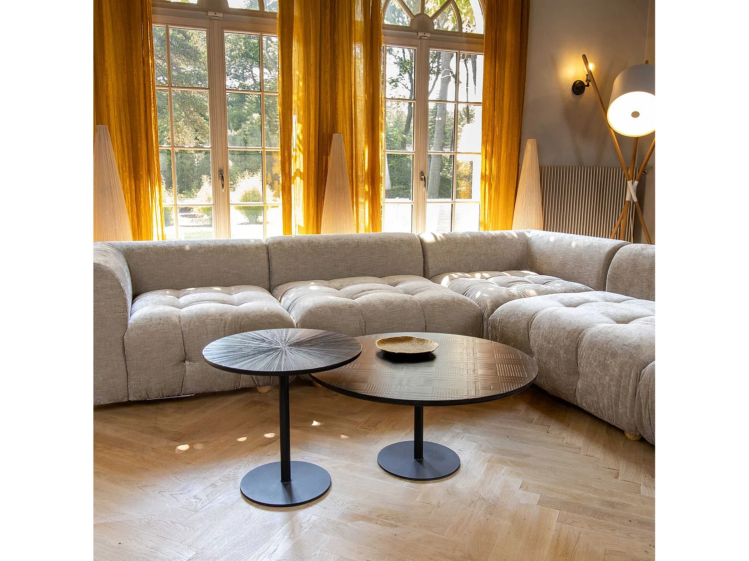 Now's Home - Table Basse Ronde En Bois De Manguier Noir O80 Cm Ht38.5 Ubu