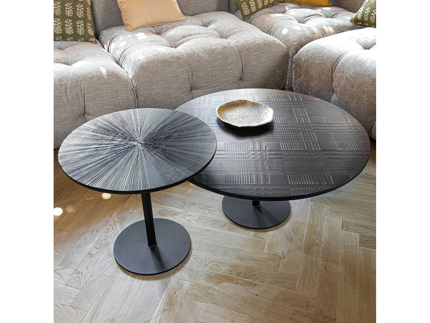 Now's Home - Table Basse Ronde En Bois De Manguier Noir O80 Cm Ht38.5 Ubu