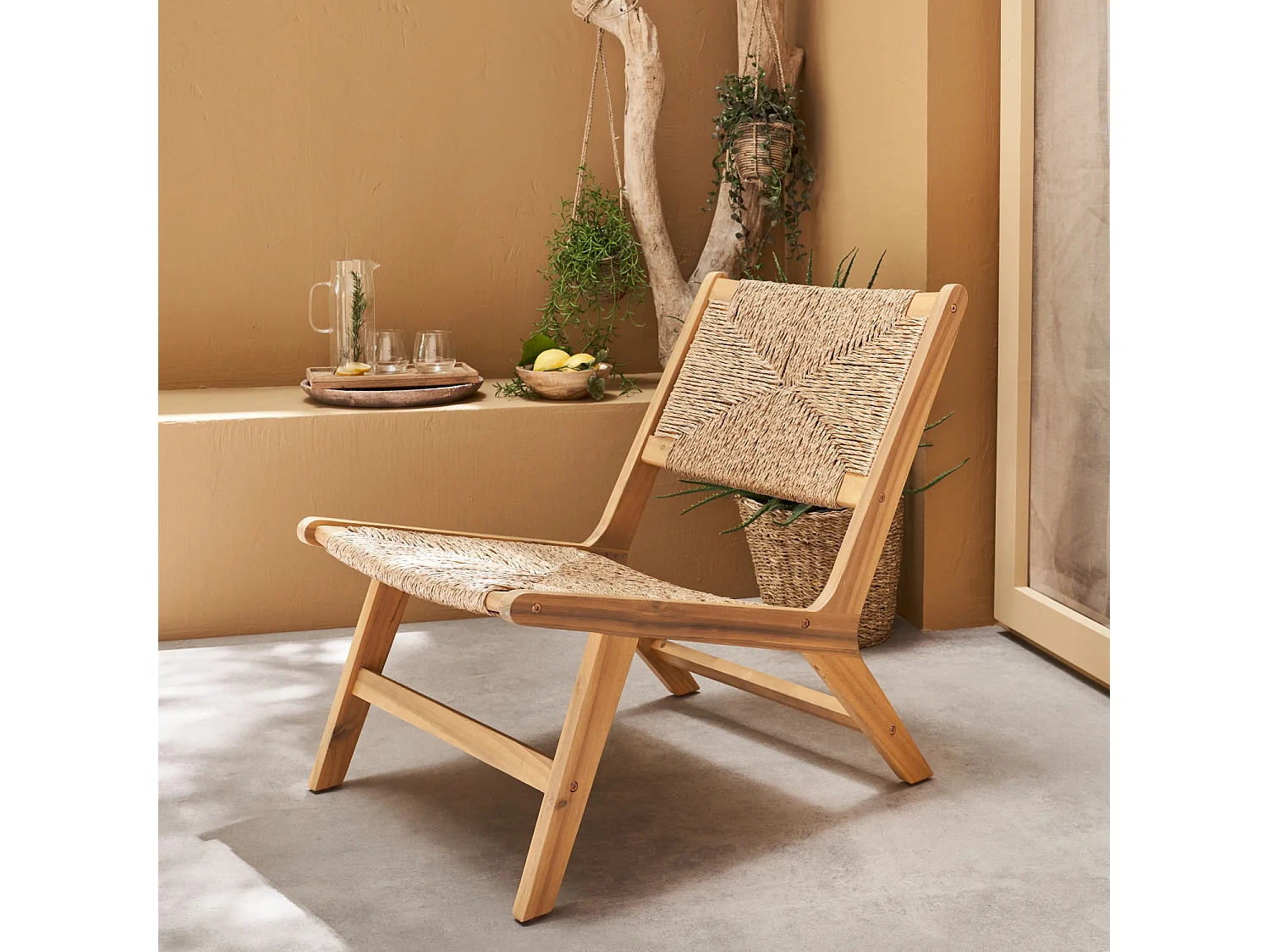 Poltrona da giardino, legno e resina effetto paglia, marrone naturale