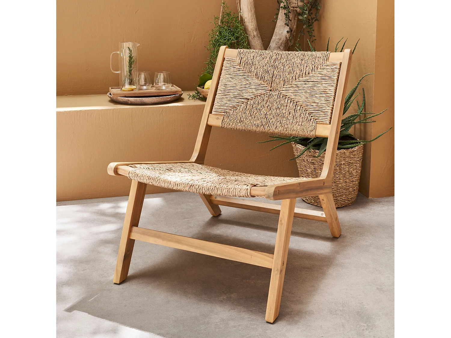 Poltrona da giardino, legno e resina effetto paglia, marrone naturale