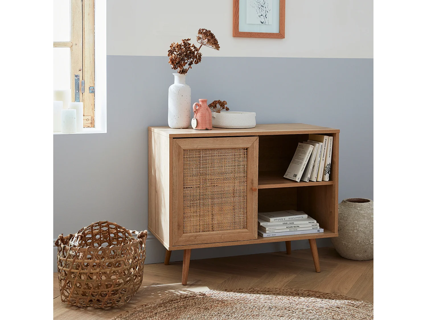 Meuble de rangement en cannage 80x39x65.8cm  Bohème - Naturel -  2 niveaux - 1 porte -  pieds scandinaves. buffet bas
