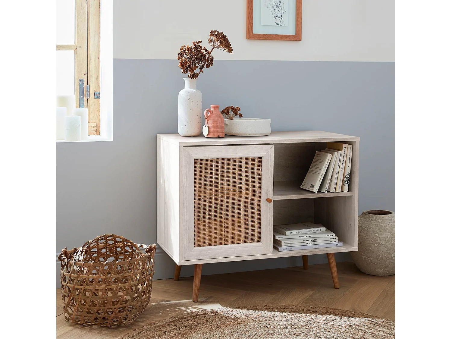 Meuble de rangement en cannage 80x39x65.8cm  Bohème - Blanc -  2 niveaux - 1 porte -  pieds scandinaves. buffet bas