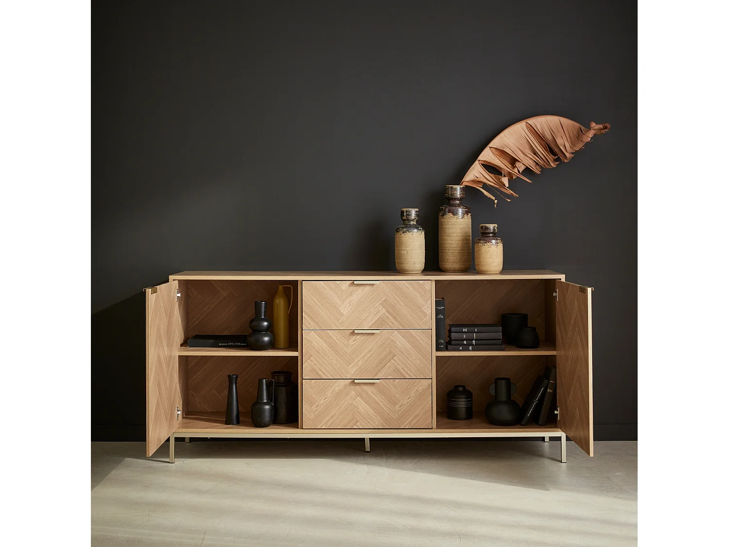 Buffet de rangement. Budapest. deux portes. deux étagères. trois tiroirs. buffet bas. L160 x l 40 x H 75cm