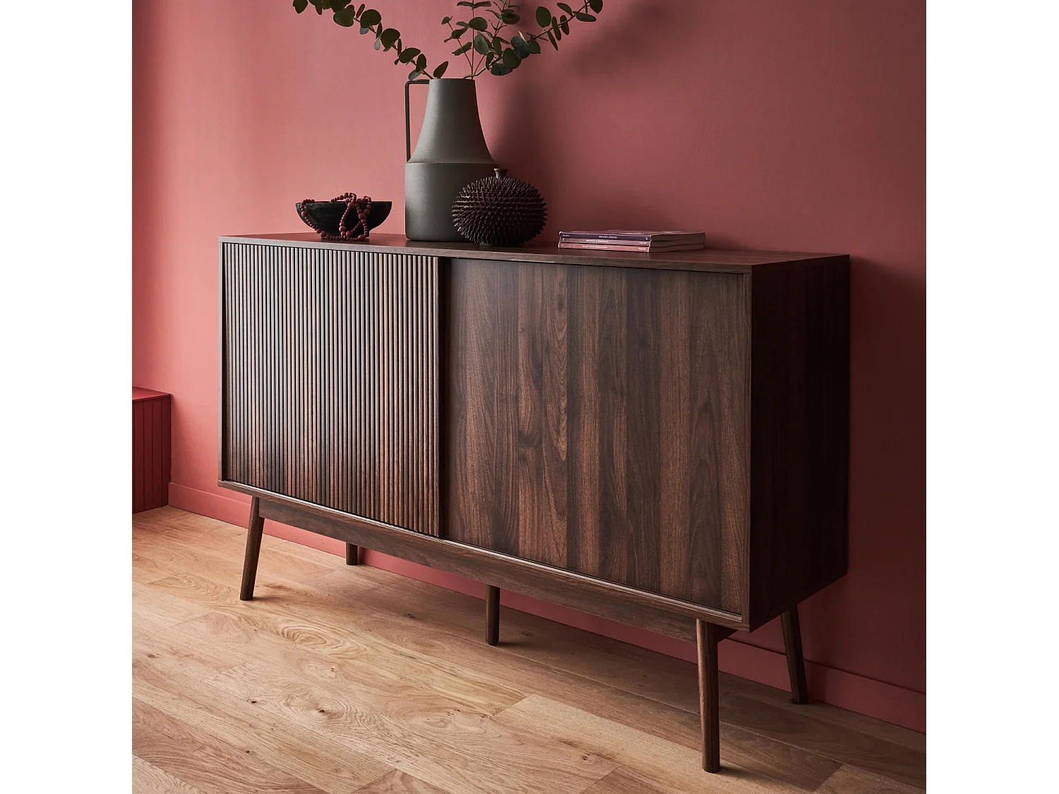 Aparador escandinavo efecto madera con 2 puertas, 150cm madera oscura