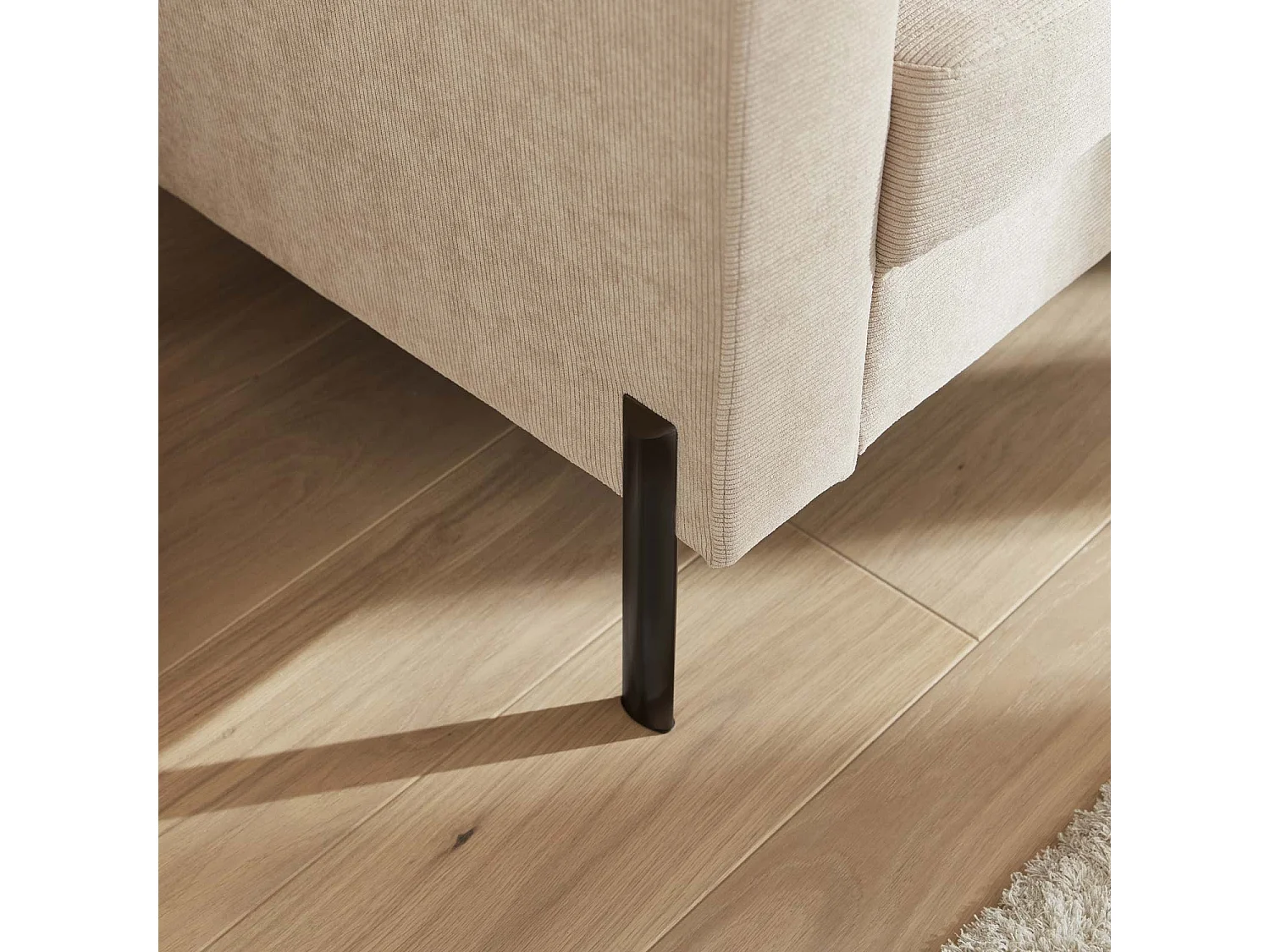 Sofá de pana con patas de metal de 2 plazas beige