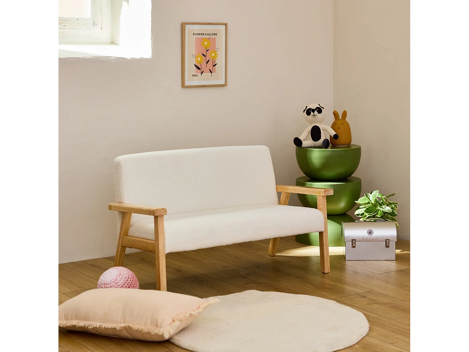 Banquette canapé enfant en bois et tissu bouclette. Isak. L 84 x P 43.5 x H 50cm