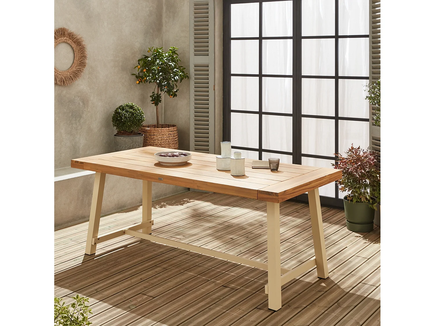 Mesa de interior/exterior de madera y metal, 6-8 plazas madera clara