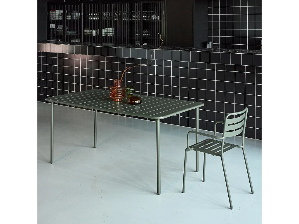 Table de jardin métal 6-8 places. kaki. Amelia. 160x90xH72.5cm