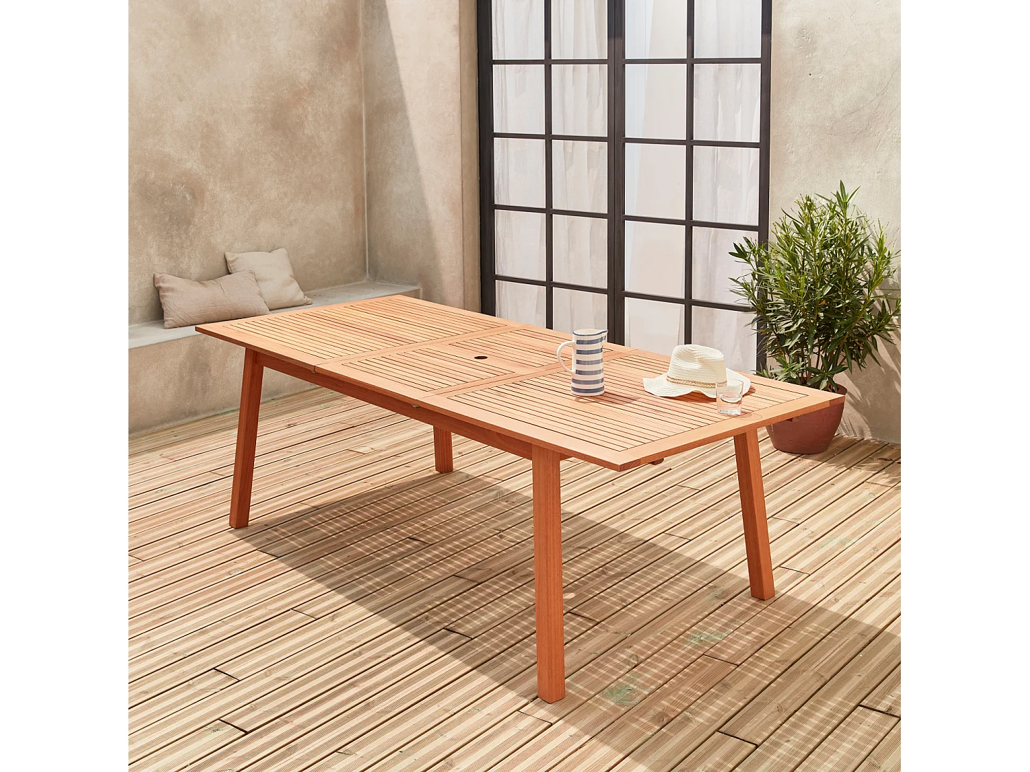 Table de jardin en bois 180-240cm - Almeria - Grande table rectangulaire avec rallonge eucalyptus. Intérieur / Extérieur