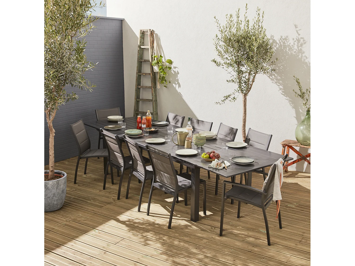 Table de jardin extensible aluminium + 10 assises - Odenton Anthracite - Grande table en aluminium 235/335cm avec rallonge et 10 assises en textilène