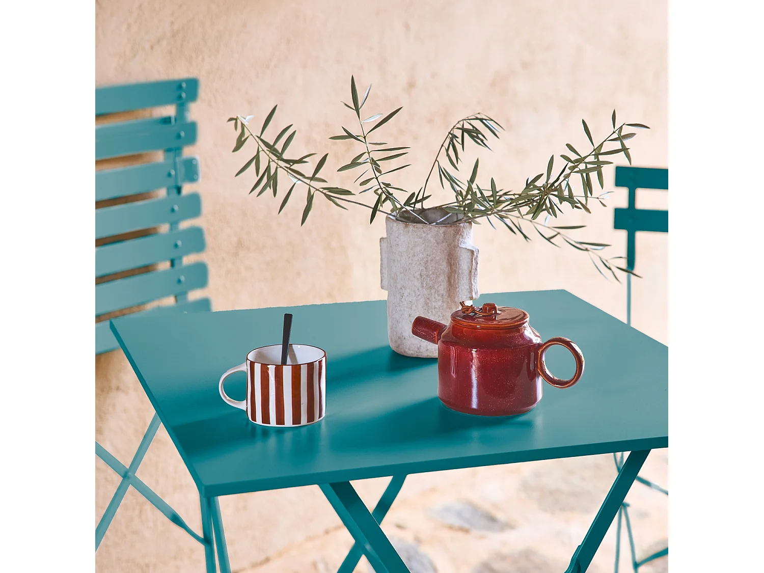 Table de jardin bistrot pliante métal + 2 assises bleu canard 70 x 70cm. acier thermolaqué