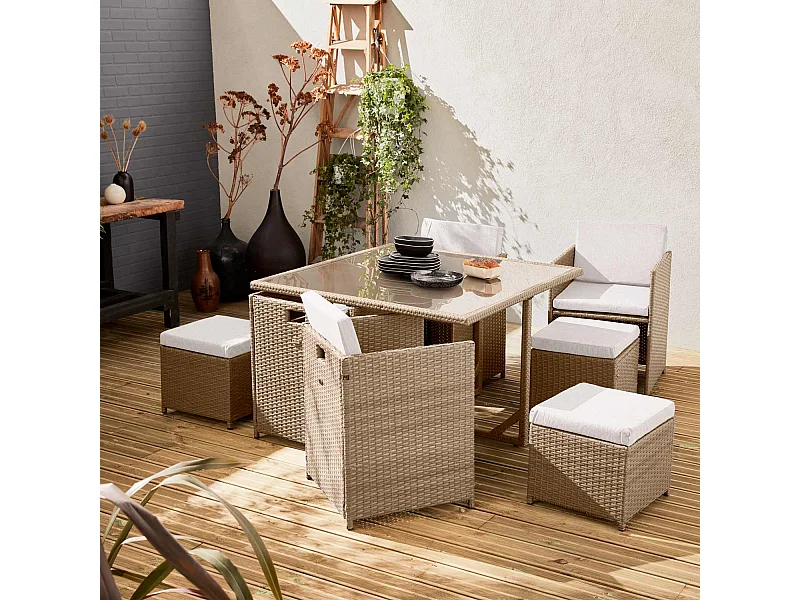 Table de jardin encastrable résine tressée + 8 assises – Vabo – Coloris beige. Coussins beige. table encastrable
