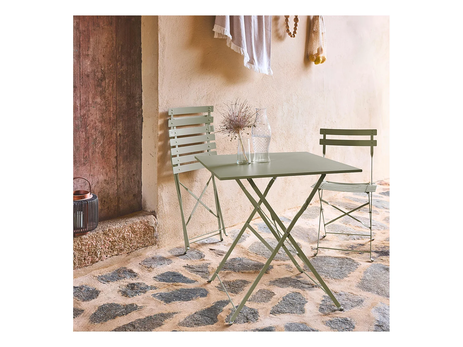 Table de jardin bistrot pliante métal + 2 assises vert de gris 70 x 70cm. acier thermolaqué