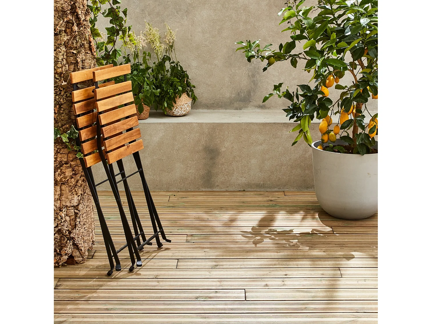 Table de bistrot pliante bois d'acacia et métal + 2 assises 55 x 54 cm