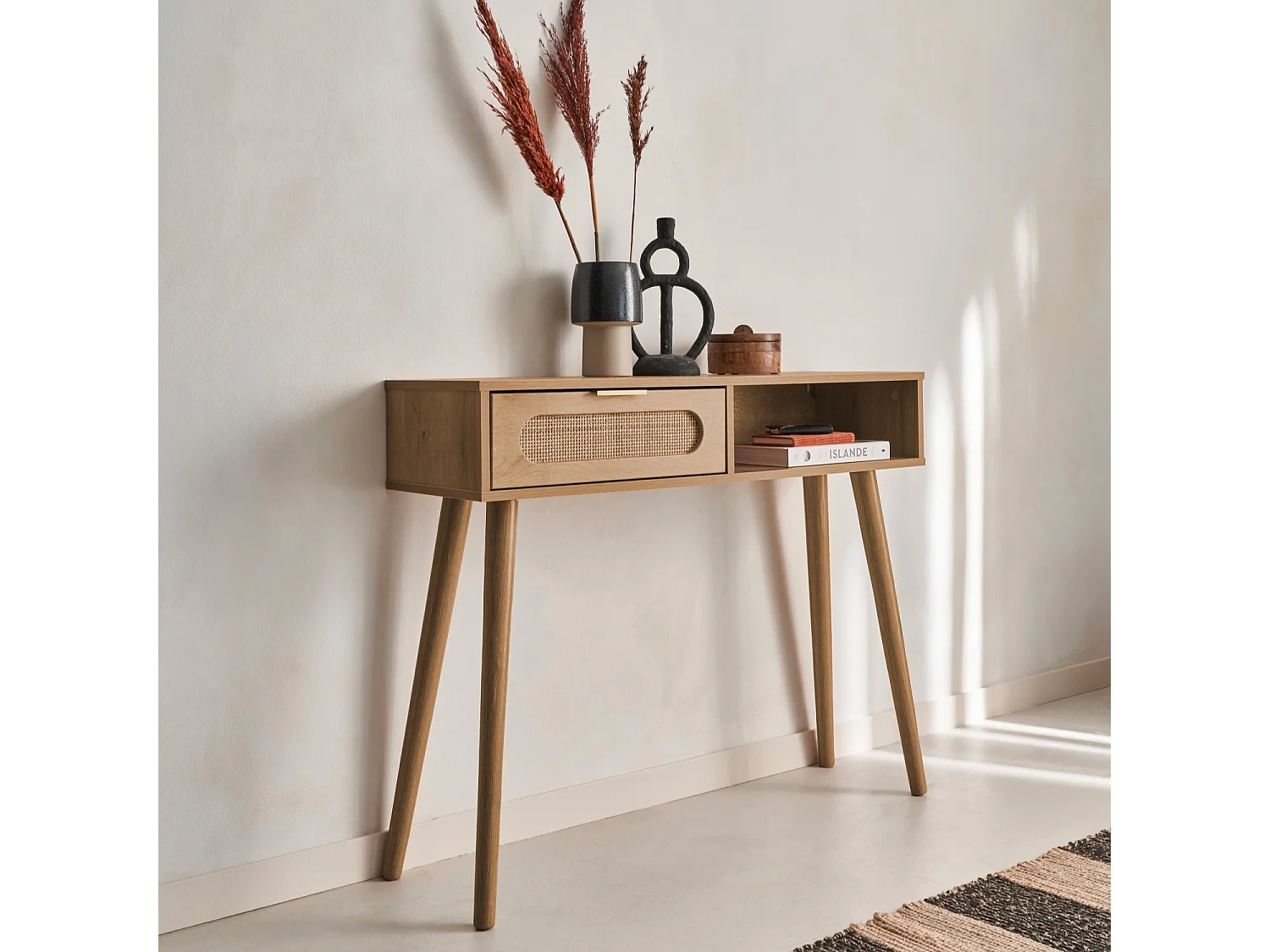 Console décor bois et cannage arrondi . Eva. 1 tiroir. 1 niche. pieds scandinaves. L 100 x l 29 x H 81cm